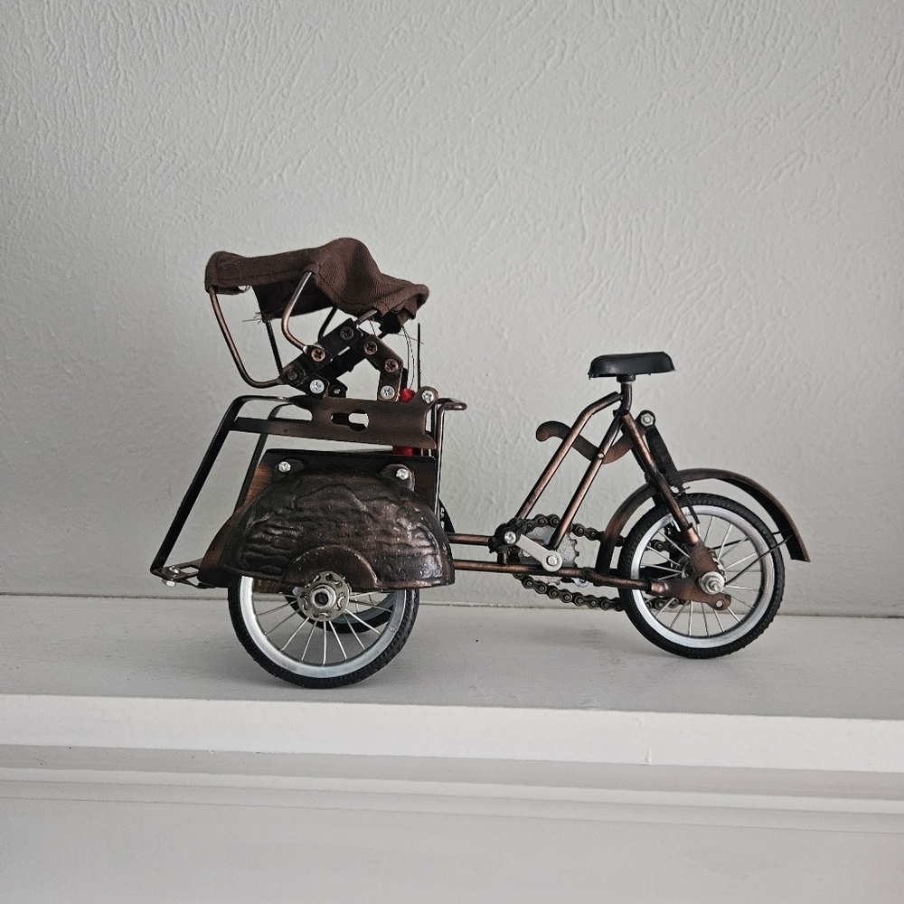 Antique Handmade Miniature Yogyakarta Traditional Cycle Richshaw/Pedicab Model